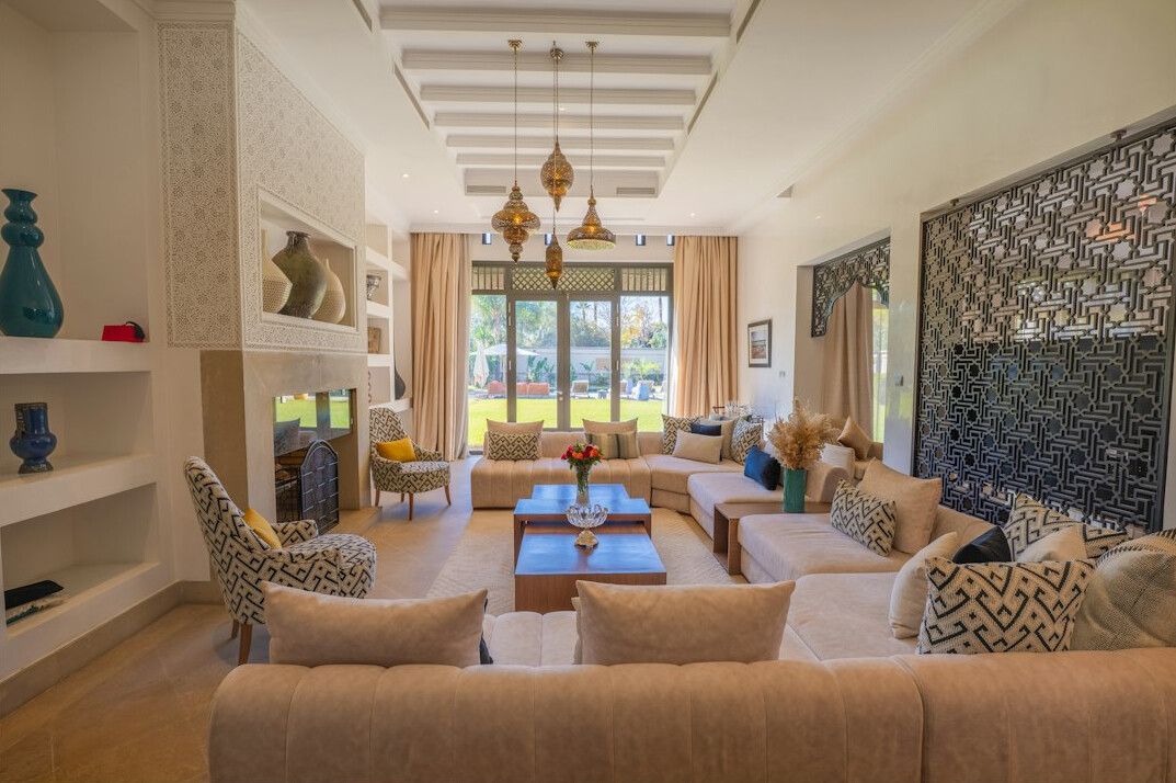 celebrity mansion living room