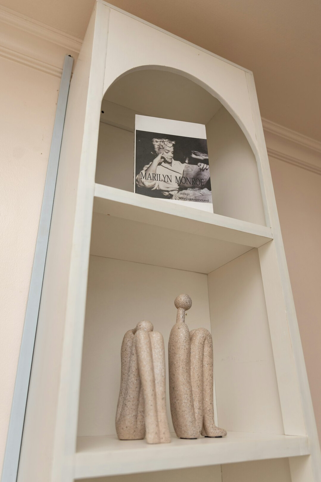 celebrity home library